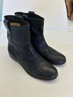 Frye Anna Shortie black leather pull on flat riding Boots 9